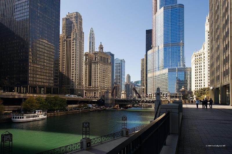 20081030_120938 D3 2x3 P1 srgb.jpg - View along the Chicago River